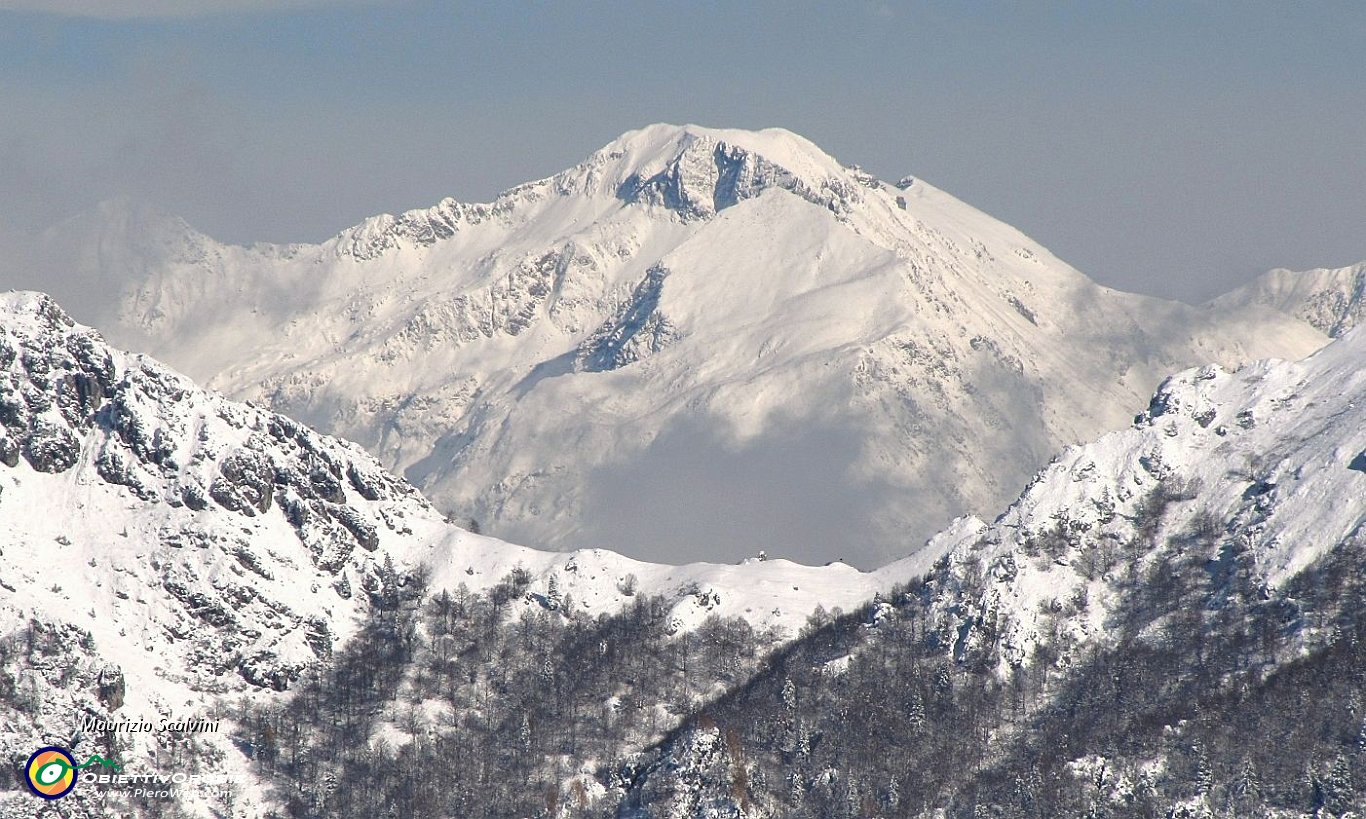 44 Il Monte Msoni. In primo piano il Passo di Grialeggio....JPG